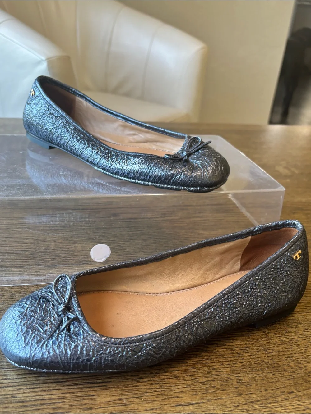 Tory Burch Metallic Black Textured Leather Bow Ballet Flats Size 6